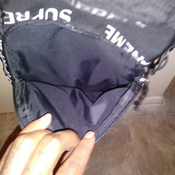 100% authentic supreme bag 7/10 conditions very ni - Picture 8 of 8